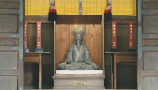 Confuscius statue